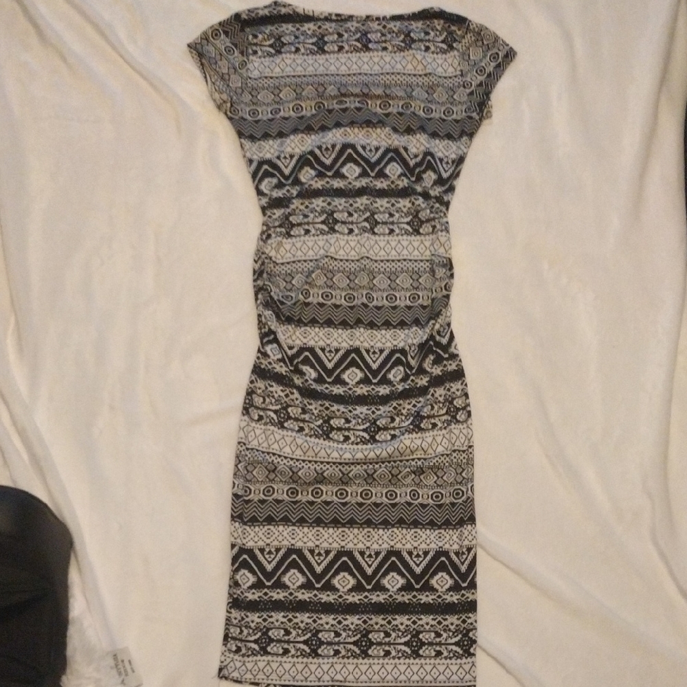 BONGO Geometric Black and White Midi Dress - Picture 8 of 8